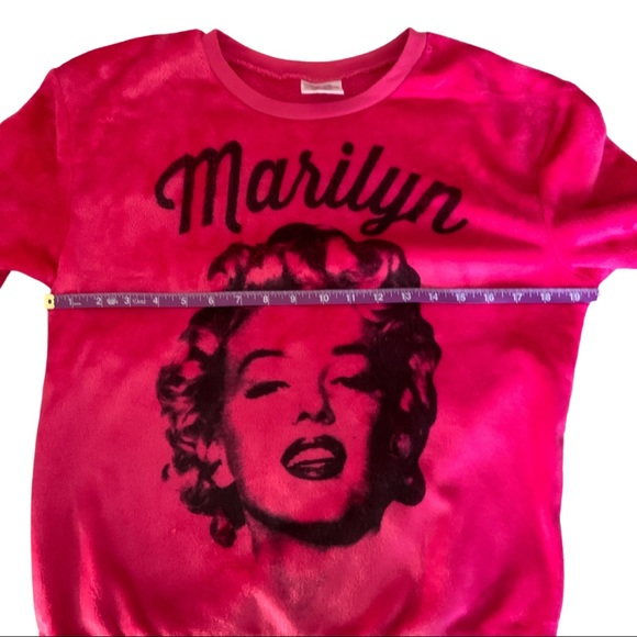 Marilyn Monroe Bubblegum Pink and Black Soft Fleece Pullover Top Size (7-9) - Picture 7 of 11